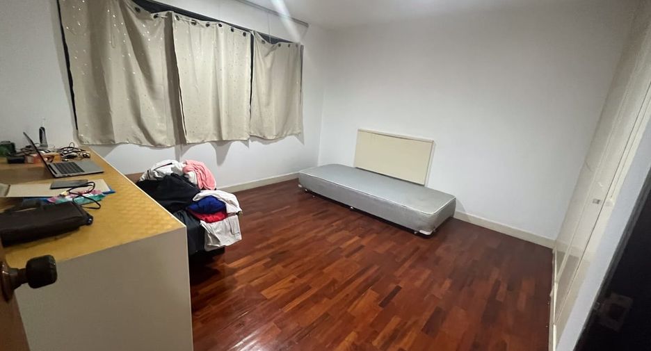 À vendre 3 chambres condo à Watthana, Bangkok