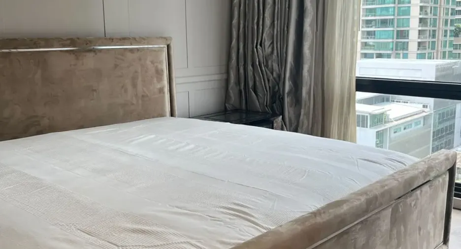 For rent 2 bedrooms condo in Pathum Wan, Bangkok