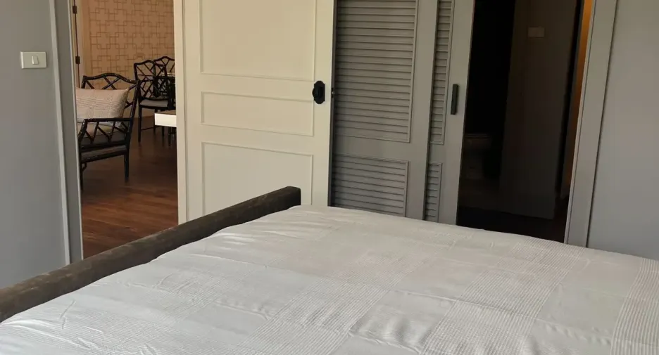 For rent 2 bedrooms condo in Pathum Wan, Bangkok