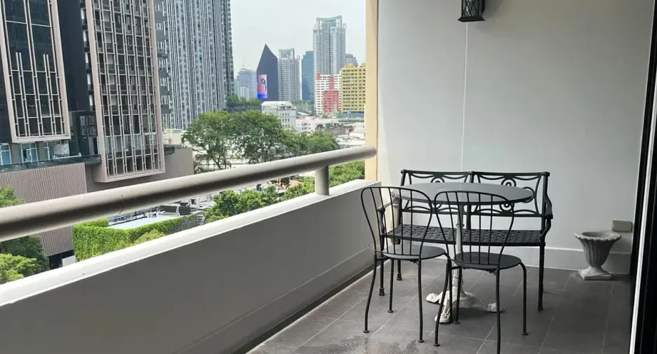 For rent 2 bedrooms condo in Pathum Wan, Bangkok