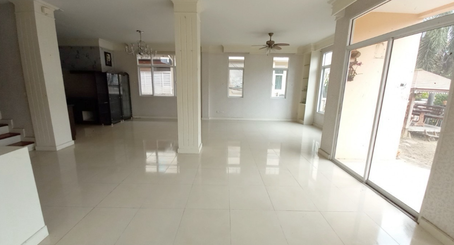 À vendre 3 chambres maison à Mueang Samut Sakhon, Samut Sakhon