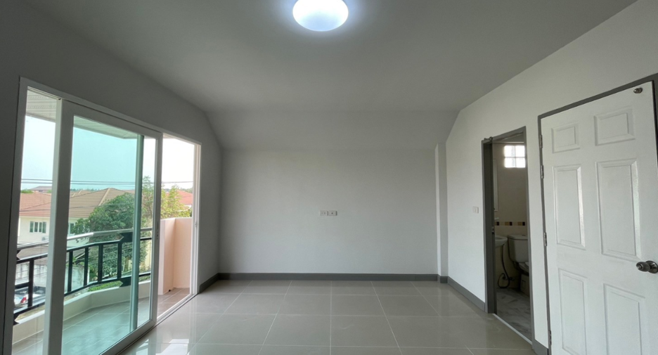 Reihenhaus zum Kauf mit 3 Zimmer in Mueang Khon Kaen, Khon Kaen