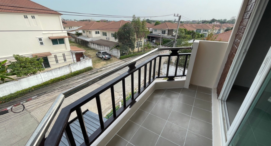 Reihenhaus zum Kauf mit 3 Zimmer in Mueang Khon Kaen, Khon Kaen
