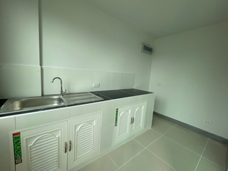 À vendre 3 chambres maison de ville à Mueang Khon Kaen, Khon Kaen