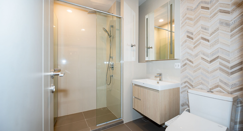 For sale 1 bed condo in Khlong Toei, Bangkok
