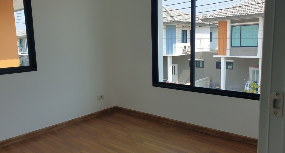 For sale 3 bedrooms house in Ban Pho, Chachoengsao
