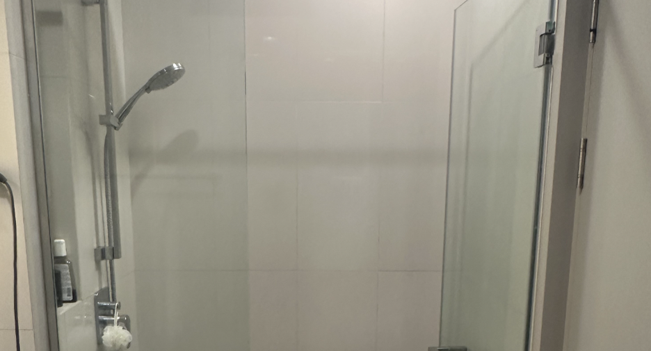 For sale 1 bed condo in Khlong Toei, Bangkok