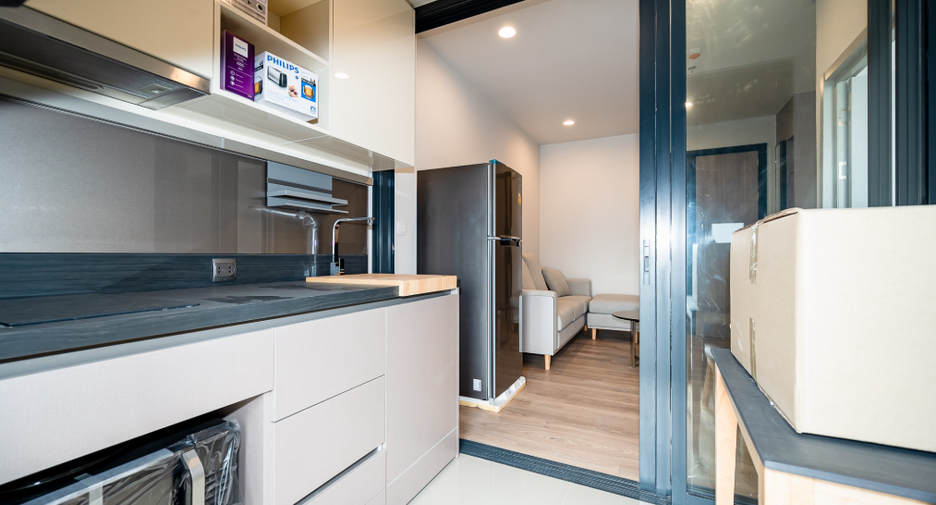 For sale 1 bed condo in Khlong Toei, Bangkok