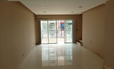 For sale 3 bedrooms townhouse in Bang Khen, Bangkok