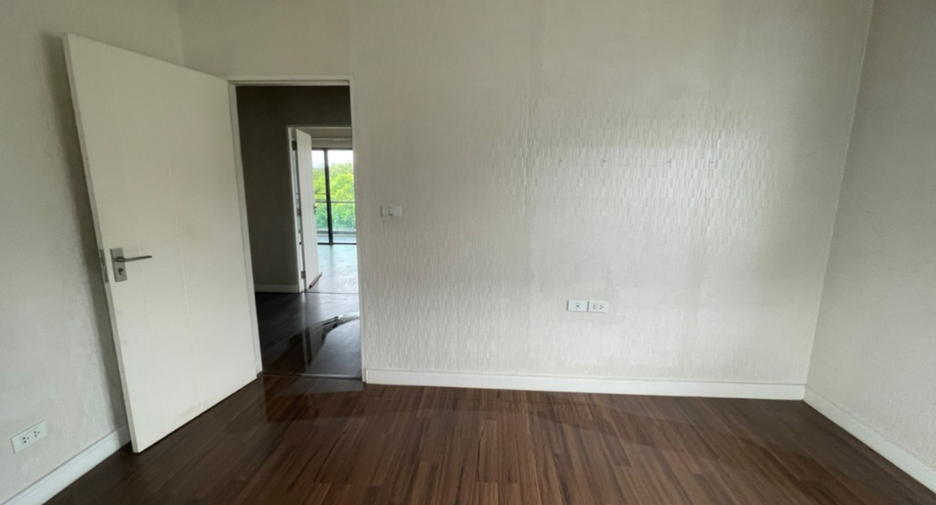 出售 4 卧室 独立屋 在 Mueang Pathum Thani, Pathum Thani