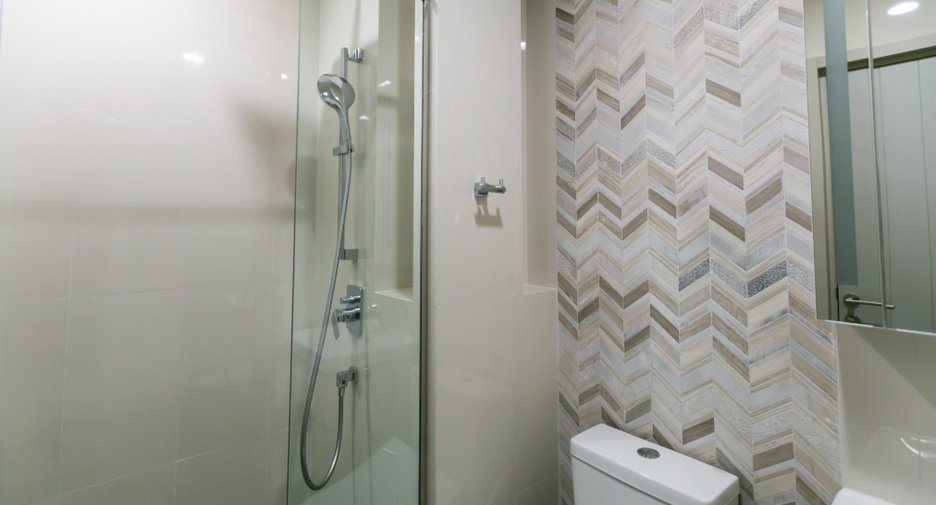 For sale 1 bed condo in Khlong Toei, Bangkok