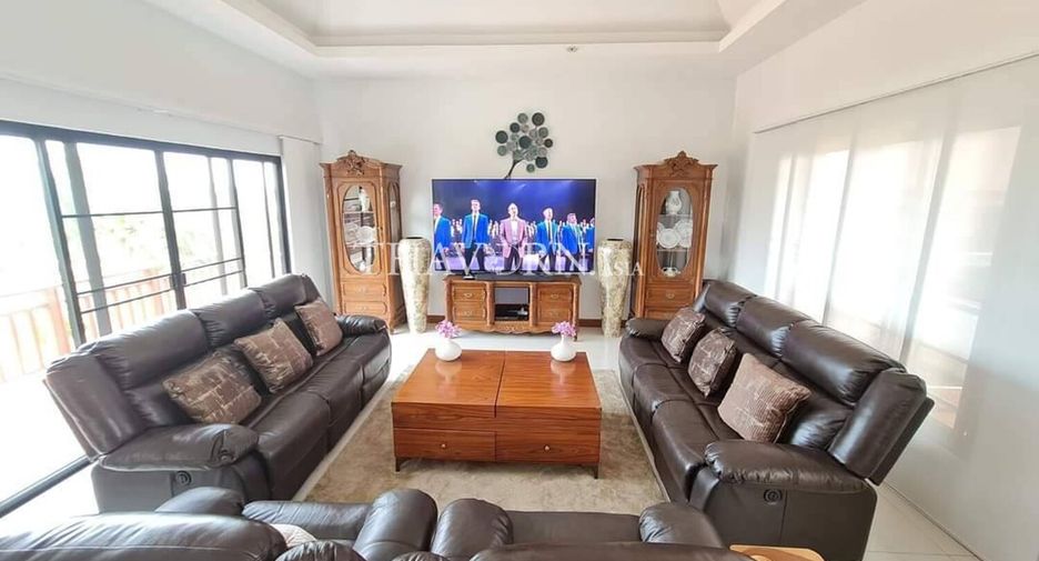 For sale 3 bedrooms house in Sattahip, Chonburi