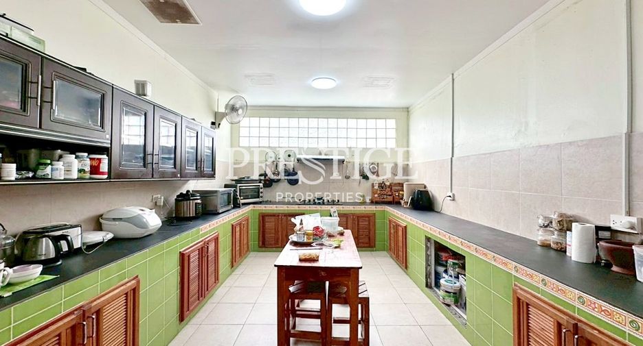 For sale 2 ベッドルーム house in Sattahip, Chonburi