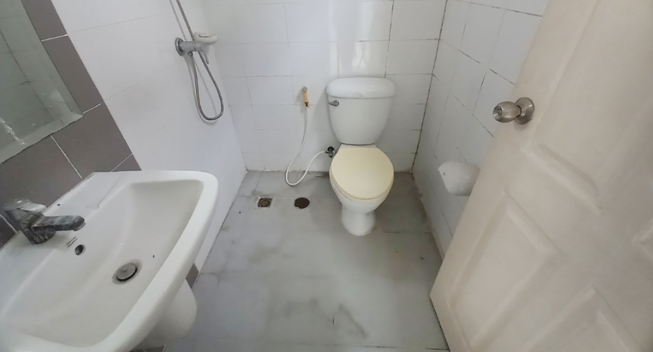 For sale 3 ベッドルーム townhouse in Pak Kret, Nonthaburi