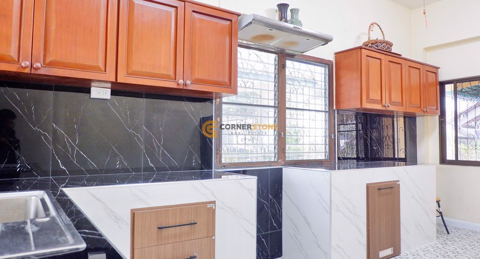 For rent and for sale 3 bedrooms house in Bang Lamung, Chonburi