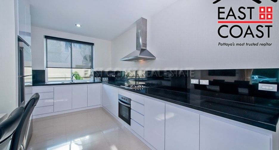 Casa en alquiler de 3 habitaciones en Bang Lamung, Chonburi
