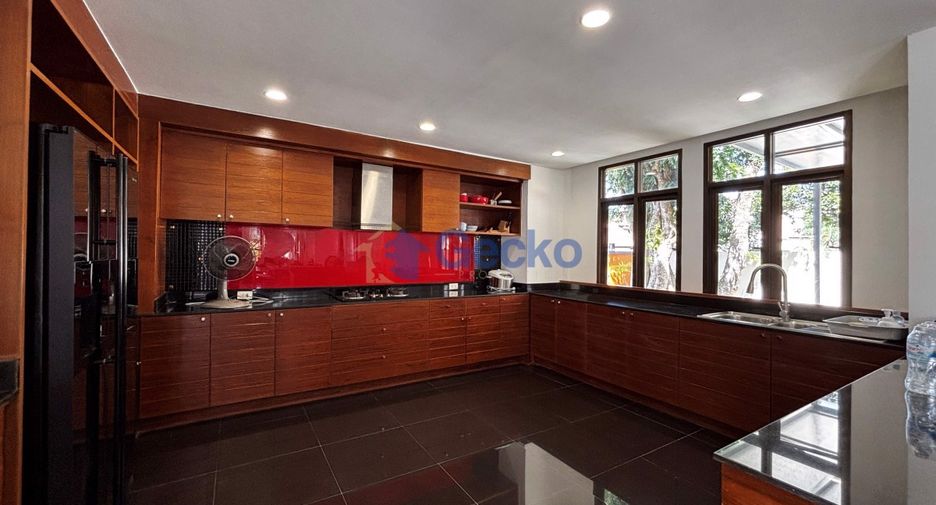 For rent and for sale 5 bedrooms house in Bang Lamung, Chonburi