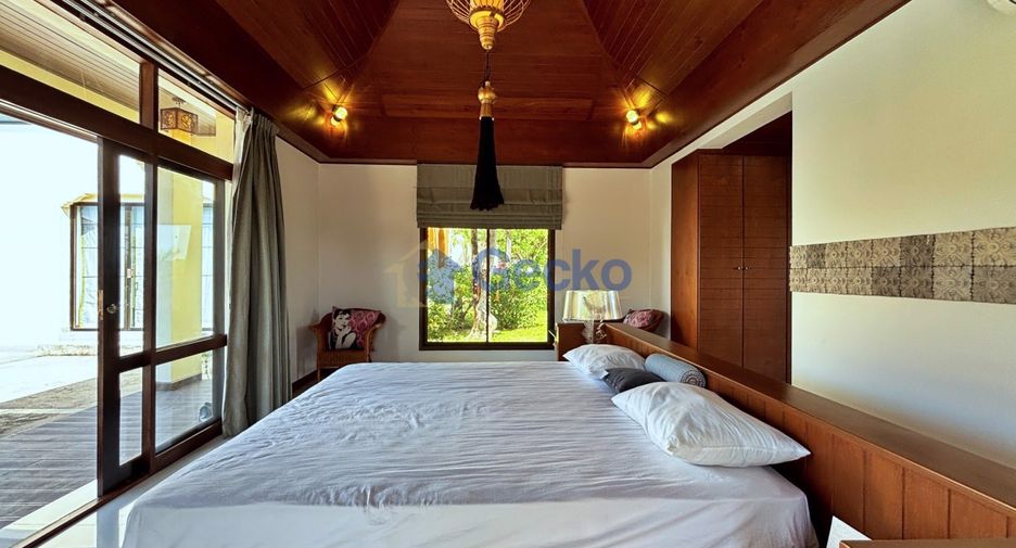 For rent and for sale 5 bedrooms house in Bang Lamung, Chonburi