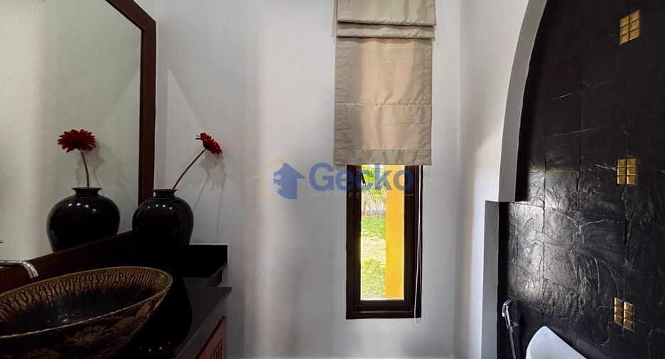 For rent and for sale 5 bedrooms house in Bang Lamung, Chonburi