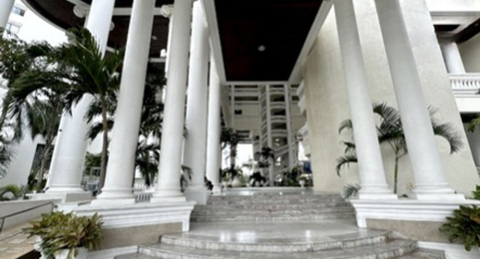 For sale 2 bedrooms condo in North Pattaya, Pattaya