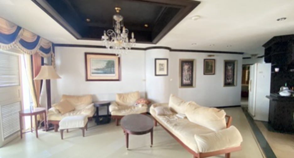 For sale 2 bedrooms condo in North Pattaya, Pattaya