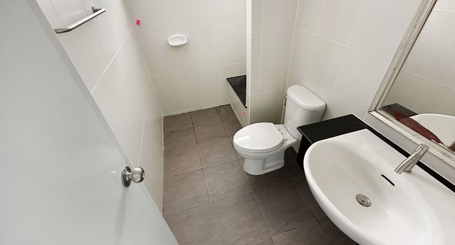 For sale 4 bedrooms house in Mueang Chiang Mai, Chiang Mai