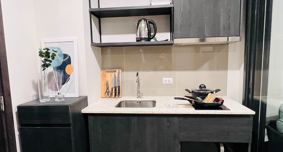 For sale 1 bed condo in Huai Khwang, Bangkok