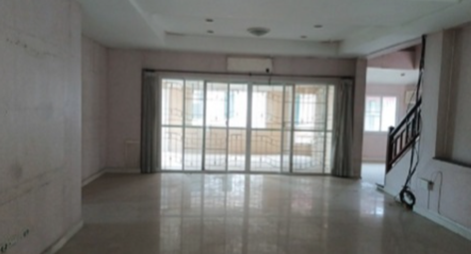 For sale 6 bedrooms house in East Pattaya, Pattaya