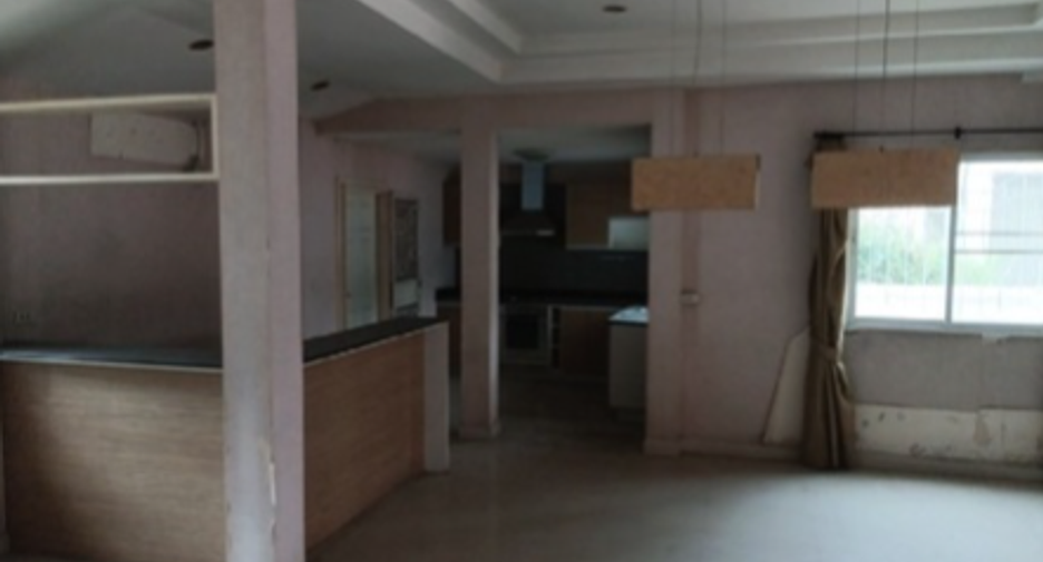 For sale 6 bedrooms house in East Pattaya, Pattaya