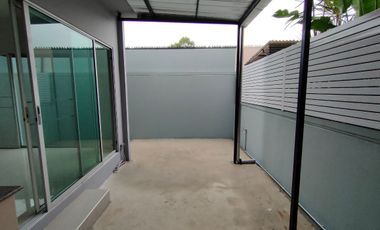 For sale 1 Beds townhouse in Pathum Wan, Bangkok