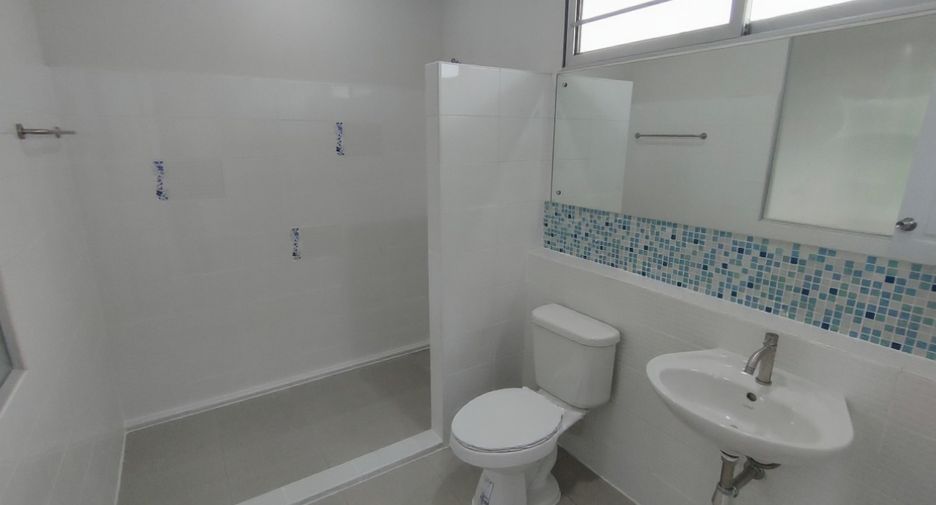 For sale 1 bed townhouse in Pathum Wan, Bangkok