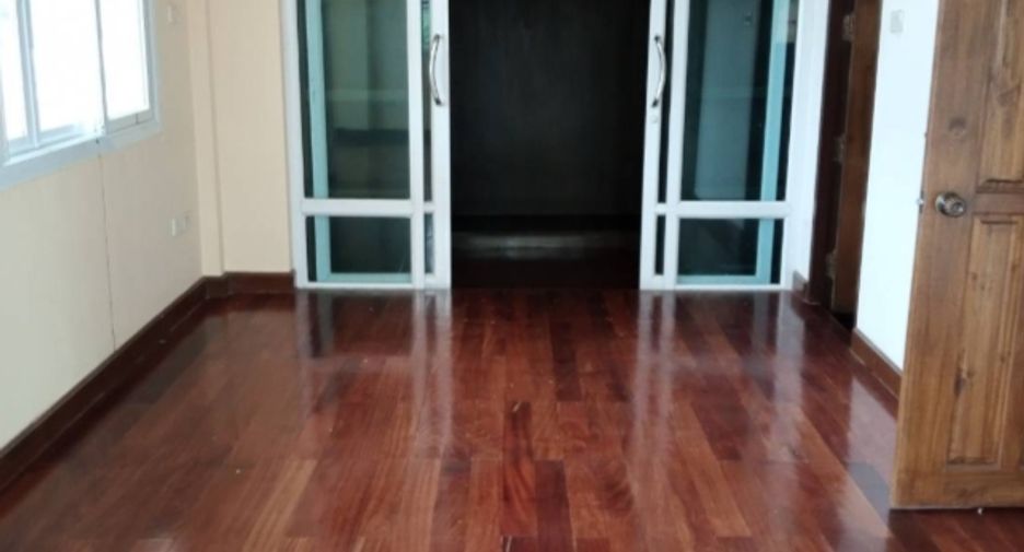 For sale 1 Beds house in Mueang Sakon Nakhon, Sakon Nakhon