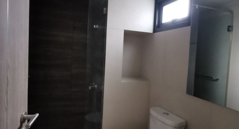 For sale 2 bedrooms condo in Khlong Toei, Bangkok