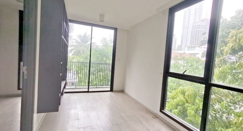 For sale 2 bedrooms condo in Khlong Toei, Bangkok