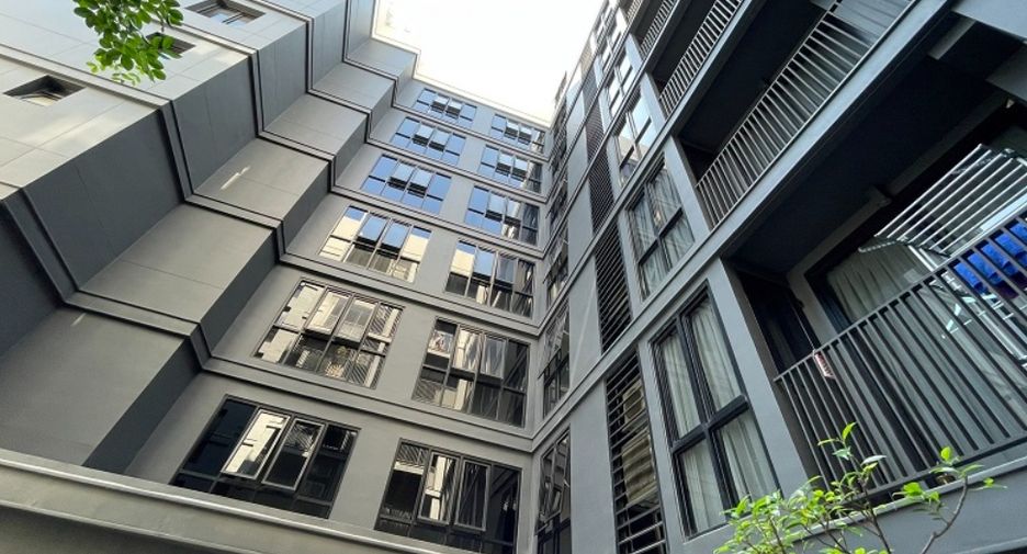 For sale 2 bedrooms condo in Khlong Toei, Bangkok
