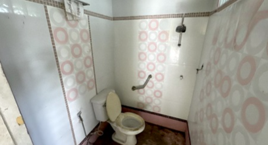 For sale 8 bedrooms retail Space in Mueang Chon Buri, Chonburi