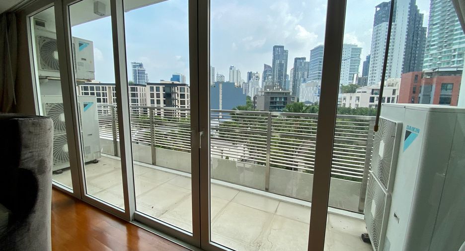 À vendre 3 chambres condo à Watthana, Bangkok