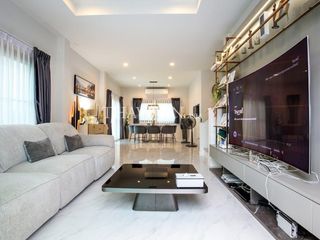 Haus zum Kauf mit 4 Zimmer in Bang Lamung, Chonburi