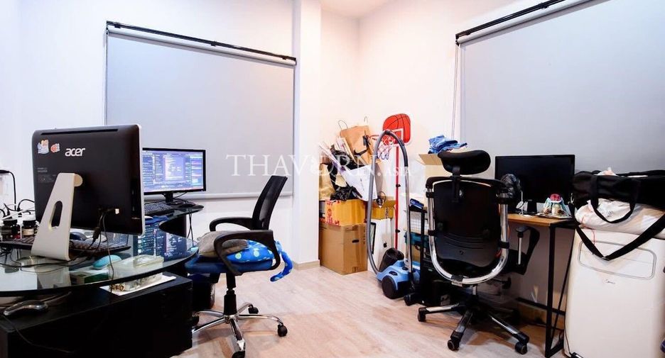 Haus zum Kauf mit 4 Zimmer in Bang Lamung, Chonburi