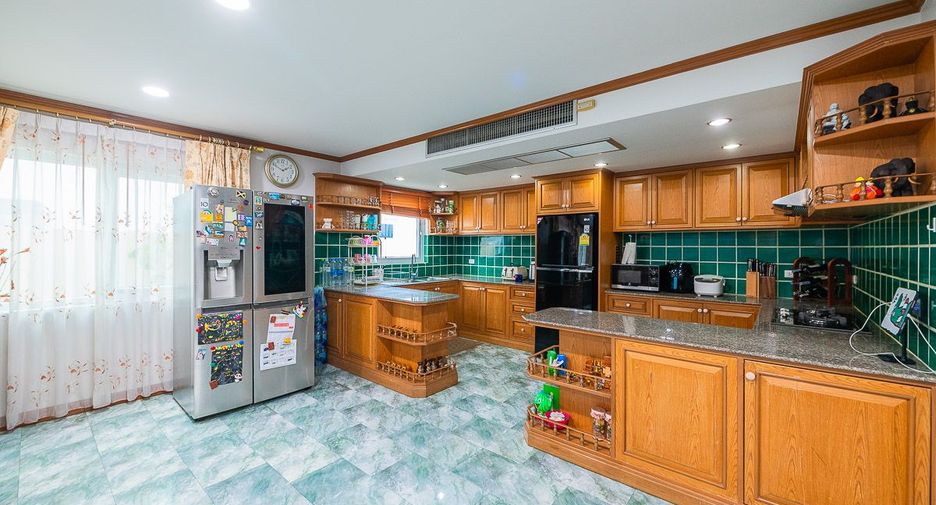 For sale 3 bedrooms house in Bang Lamung, Chonburi