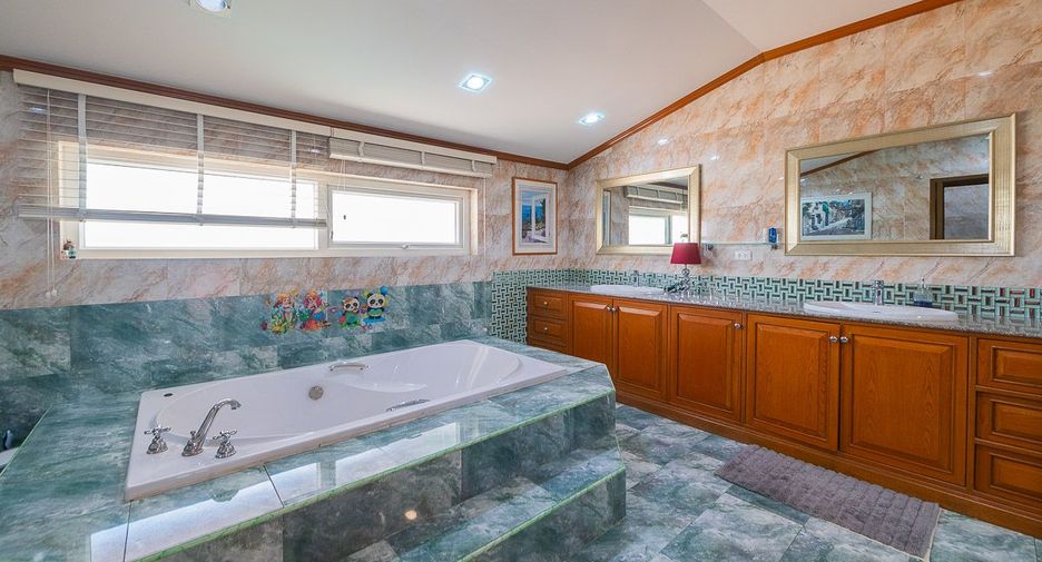 For sale 3 bedrooms house in Bang Lamung, Chonburi