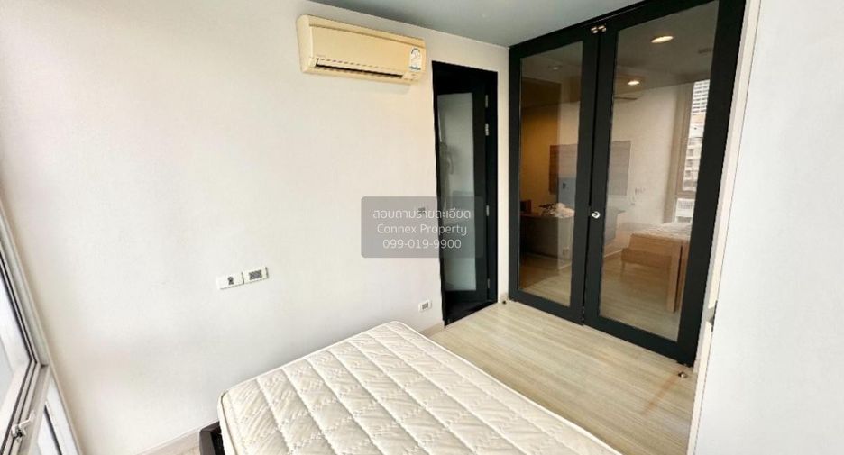 For rent 2 bedrooms condo in Pathum Wan, Bangkok