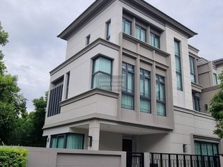 Casa adosada en alquiler de 4 habitaciones en Prawet, Bangkok