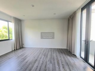 Casa adosada en alquiler de 4 habitaciones en Prawet, Bangkok