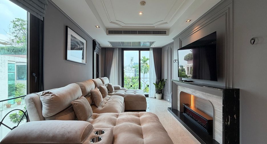 Condo en venta de 2 habitaciones en Yan Nawa, Bangkok