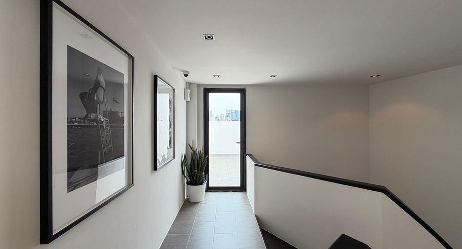Condo en venta de 2 habitaciones en Yan Nawa, Bangkok