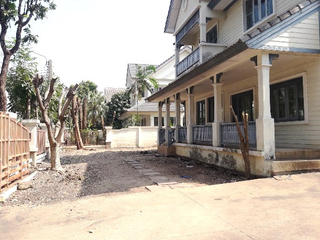 Haus zum Kauf mit 1 Zimmer in Nong Khaem, Bangkok