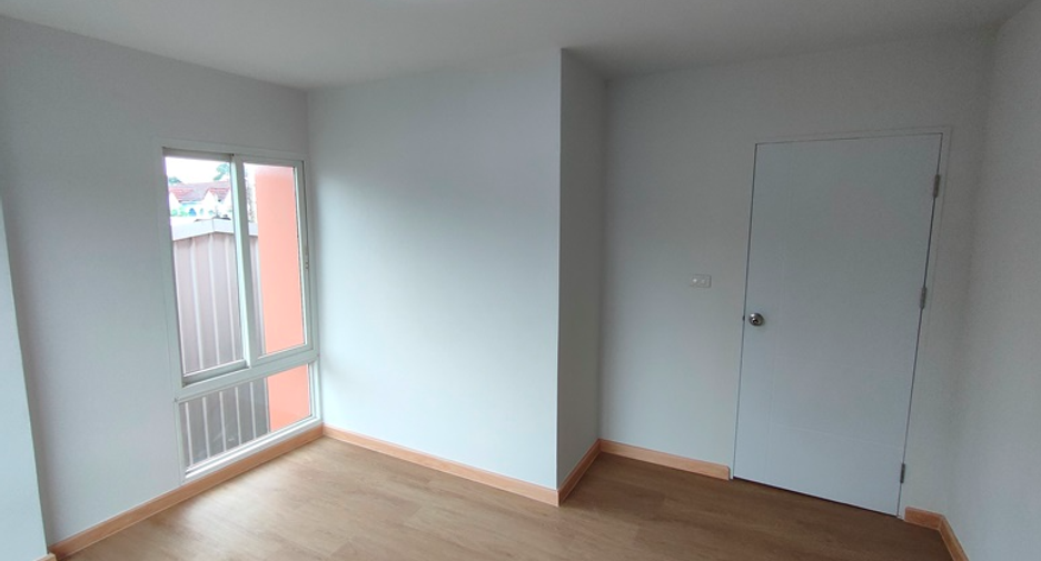 For sale 3 bedrooms house in Khlong Sam Wa, Bangkok