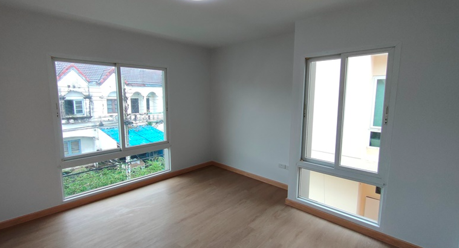 For sale 3 bedrooms house in Khlong Sam Wa, Bangkok