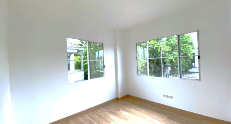 Haus zum Kauf mit 3 Zimmer in Lat Krabang, Bangkok